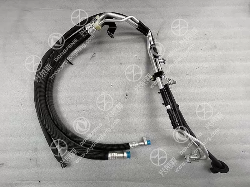 Side View AC Hose Assembly OE 8108040-C3101 Dongfeng KL Truck