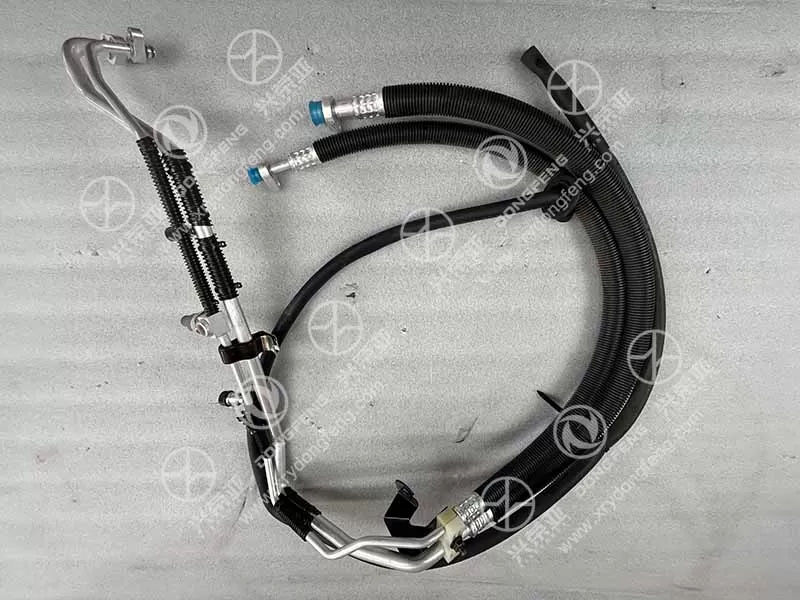 Fitting Detail AC Hose Assembly OE 8108040-C3101 Dongfeng KL Truck