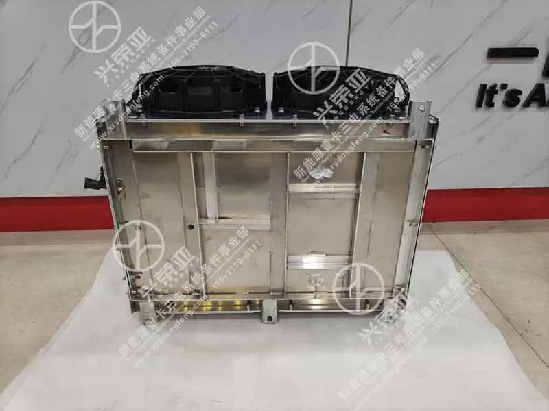 Bottom View Battery Radiator Cooling Module OE 2145005-TZ3M0 Dongfeng New Energy Truck