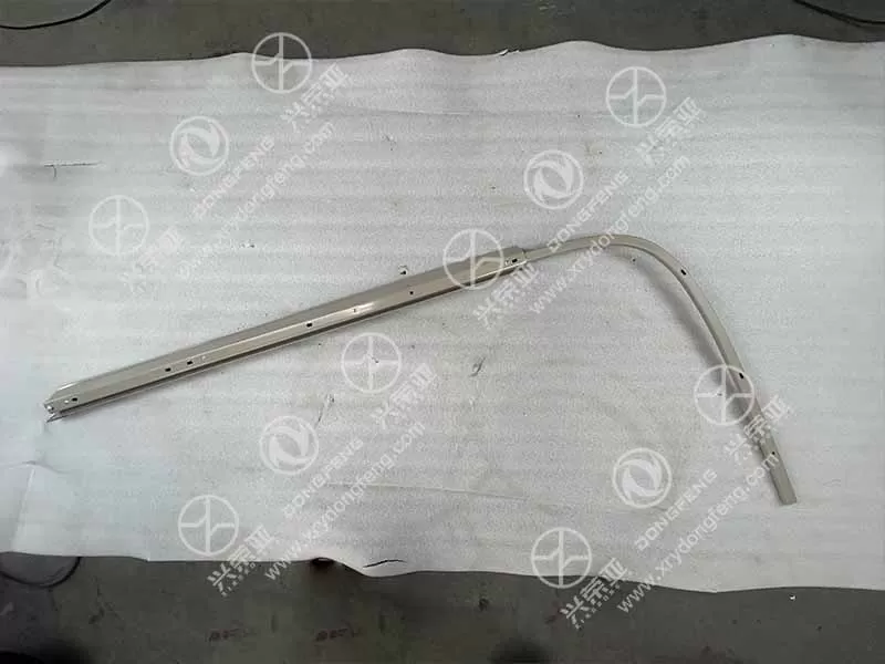 Side View Left Curtain Rail Assembly OE 8205920-C3152 Dongfeng KL