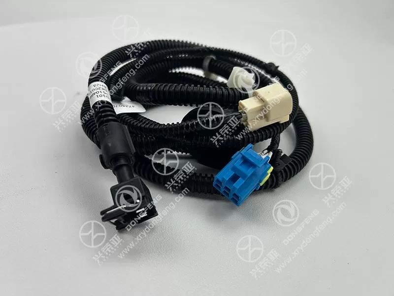 Tabletop Connector Close-Up View Left Floor Lower Wiring Harness Assembly OE 3724070-C6200 Dongfeng GX KX