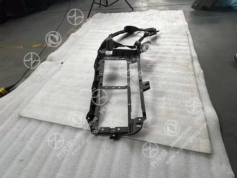 Tabletop Side View Dashboard Body Reinforcement Plate OE 5305036-C6100 Dongfeng GX/KX