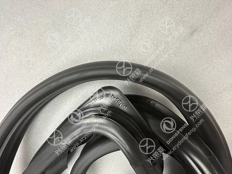 Material Texture View Front Windshield Seal OE 5206015-G01201A Dongfeng DFAC