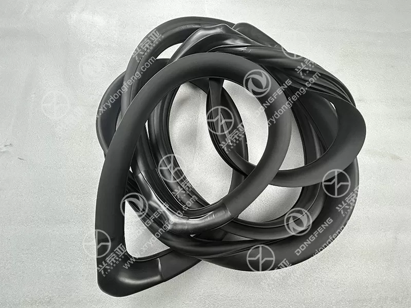 Tabletop Overall View Front Windshield Seal OE 5206015-G01201A Dongfeng DFAC