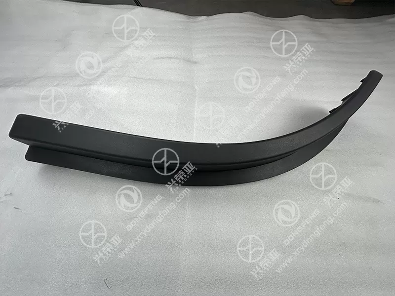 Tabletop Side View Left Auxiliary Wheel Housing OE 5412319-G01201B Dongfeng DFAC