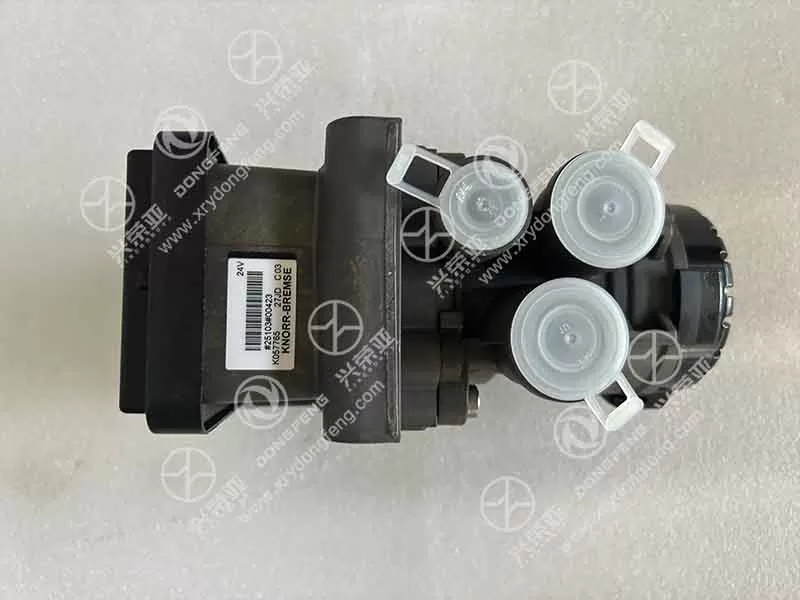 Port Closeup View Proportional Relay Valve OE 3527230-K20X0 Dongfeng GX&KX