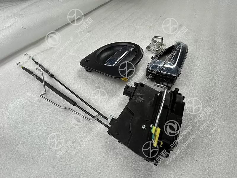 Tabletop Side View Left Door Lock OE 6105009-T1501 Dongfeng DFAC
