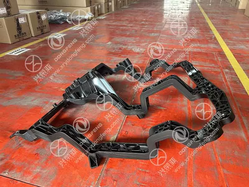 Bottom Detail View Left Headlight Bracket OE 8406131-C6103 Dongfeng GX&KX