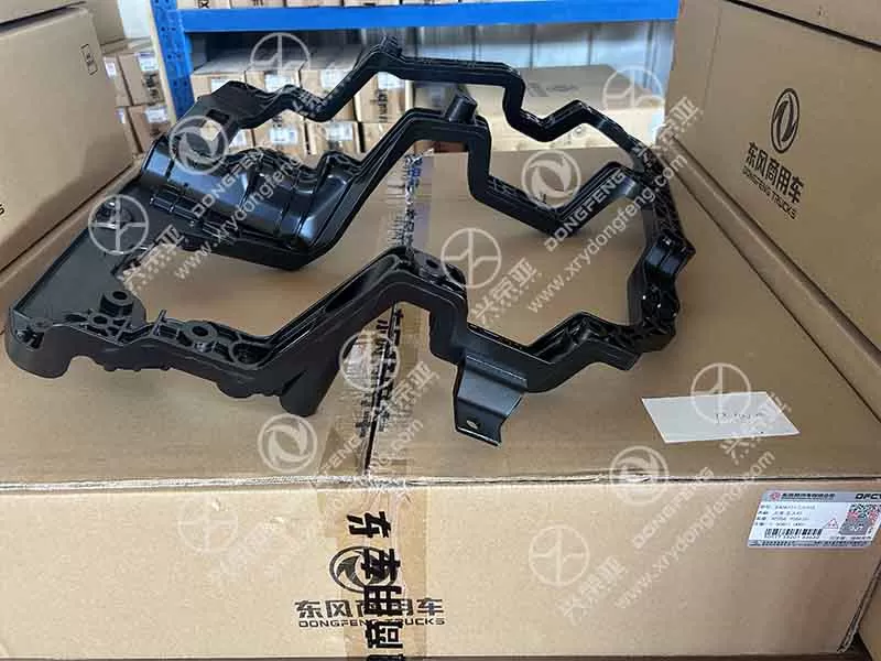 Packaging Match View Left Headlight Bracket OE 8406131-C6103 Dongfeng GX&KX
