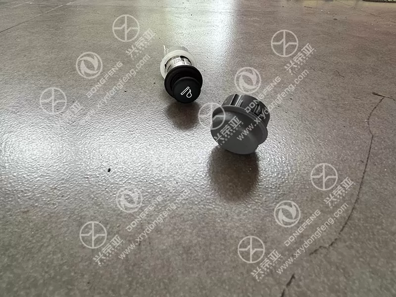 Multi-Angle View Cigarette Lighter OE 3725010-C6100 Dongfeng GX&KX