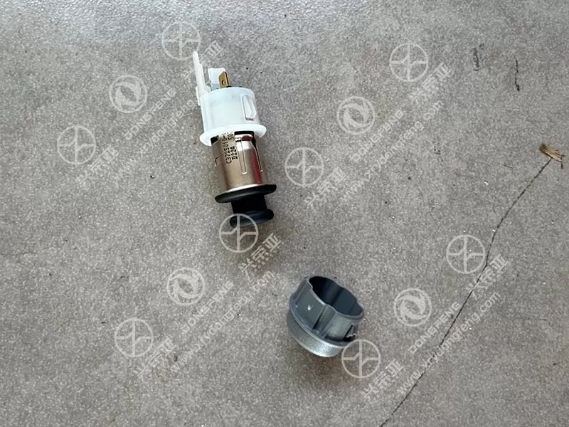 Connector Close-up Cigarette Lighter OE 3725010-C6100 Dongfeng GX&KX