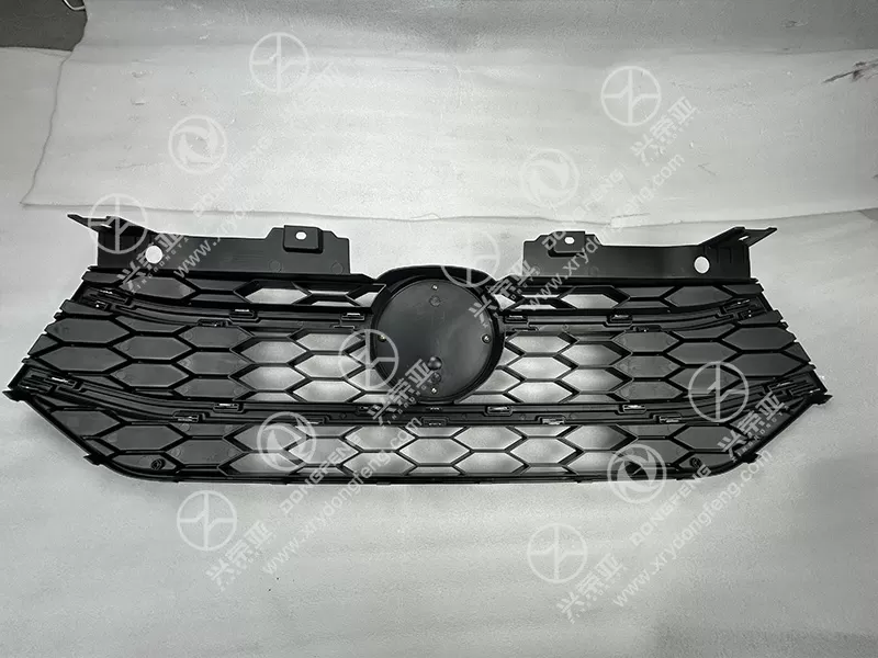 Main View Xiaobawang Front Bumper Upper Grille OE 28031201715DA11A Dongfeng DFAC