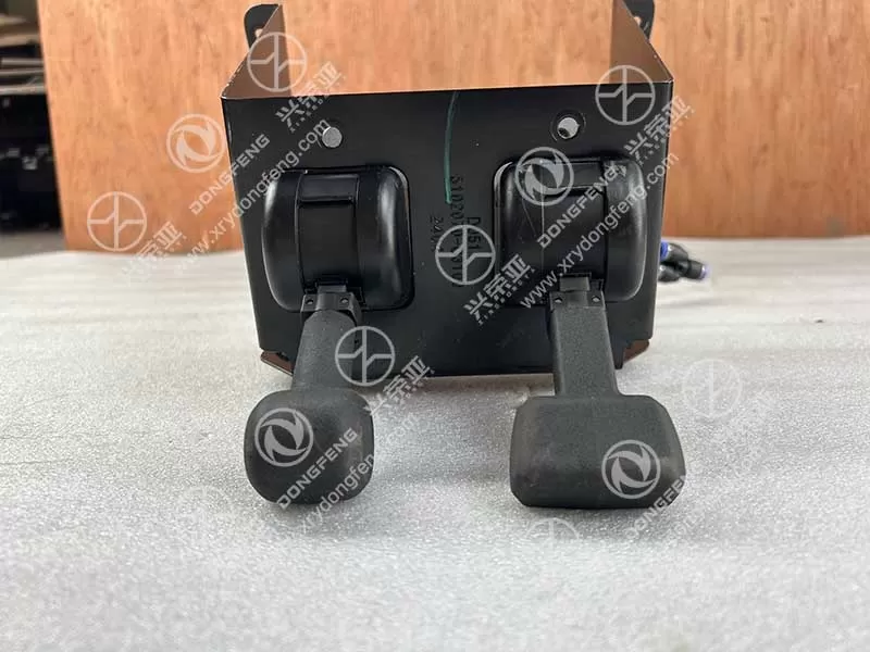 Front View Hand Control Valve OE 3517910-T38V0 Dongfeng KL