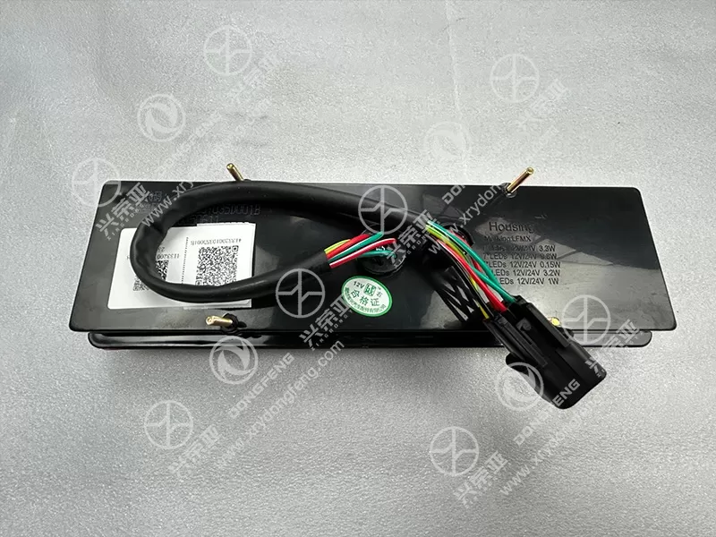 Rear View Right Rear Tail Light OE 41332001035D001B Dongfeng DFAC