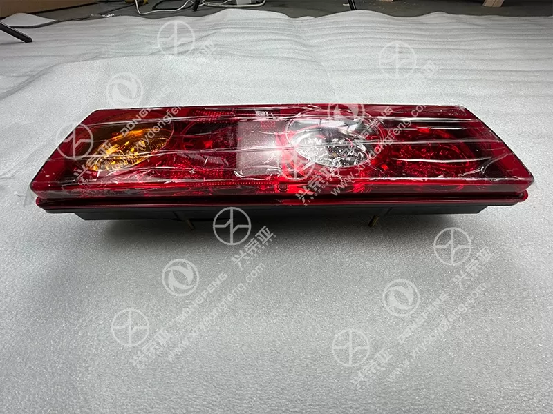 LED Detail View Right Rear Tail Light OE 41332001035D001B Dongfeng DFAC
