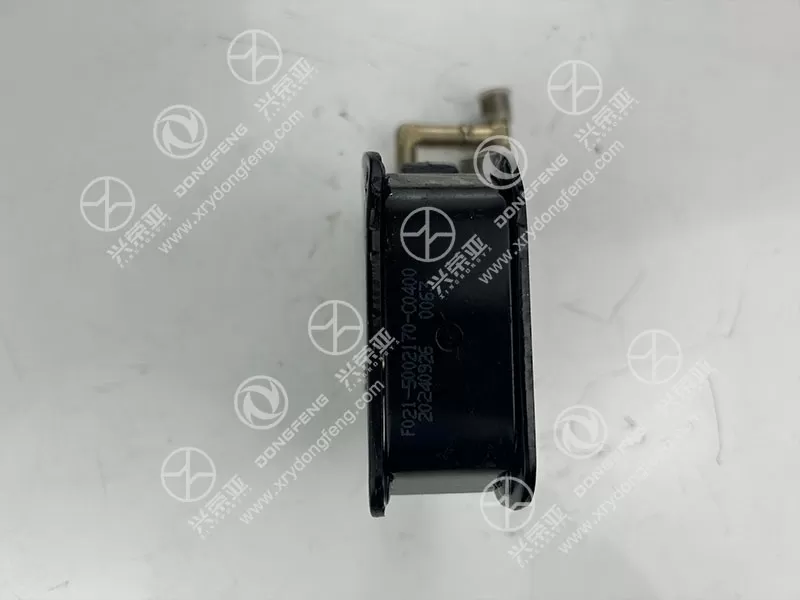 Multi-Angle View Left Hydraulic Lock Bolt OE 5002170-C0400 Dongfeng Kinland