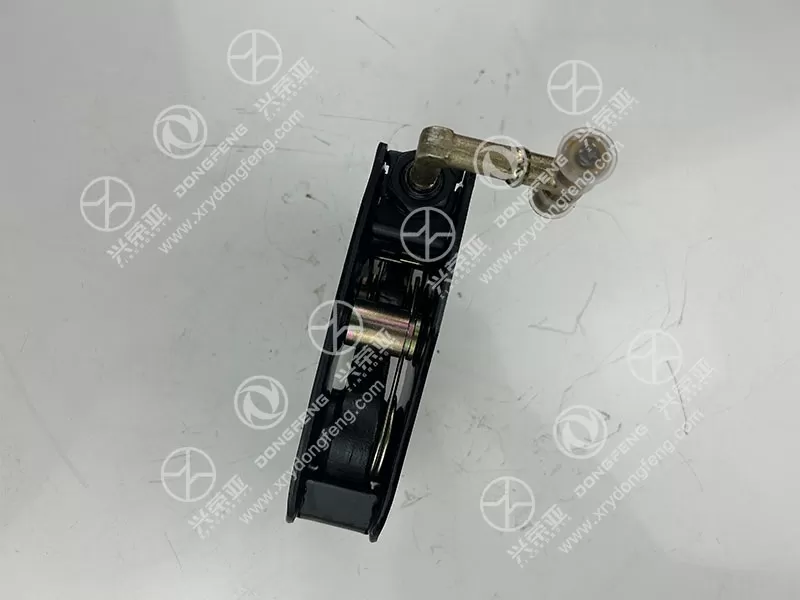 Side Structure View Left Hydraulic Lock Bolt OE 5002170-C0400 Dongfeng Kinland