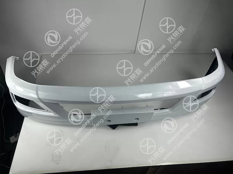 Silver Appearance View Front Bumper Assembly OE 8401030-T1500 Dongfeng DFAC