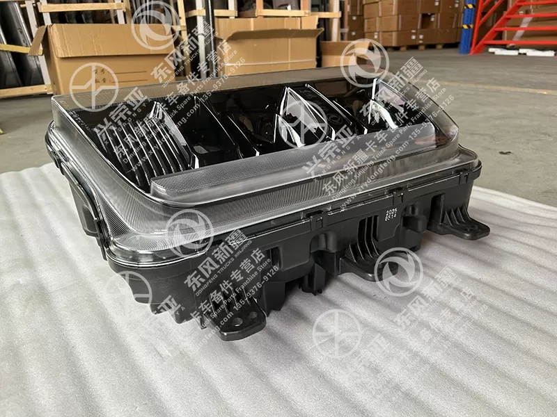 Housing Detail Left Front Combination Lamp with Integrated Fog Light OE 3772010-CS030 Dongfeng Xinjiang X9