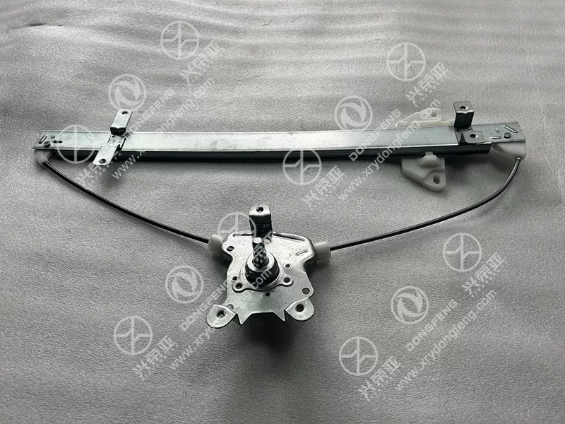 Mounting Hole View Left Door Manual Window Regulator OE 6104010-C0100 Dongfeng Kinland