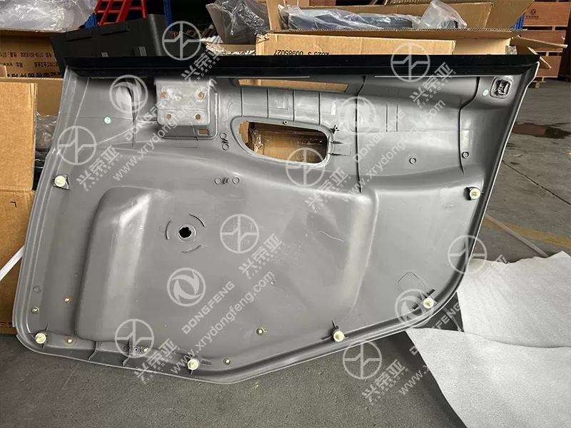 Mounting Hole View Left Door Trim Assembly (Manual) OE 6102015-C0100 Dongfeng Kinland