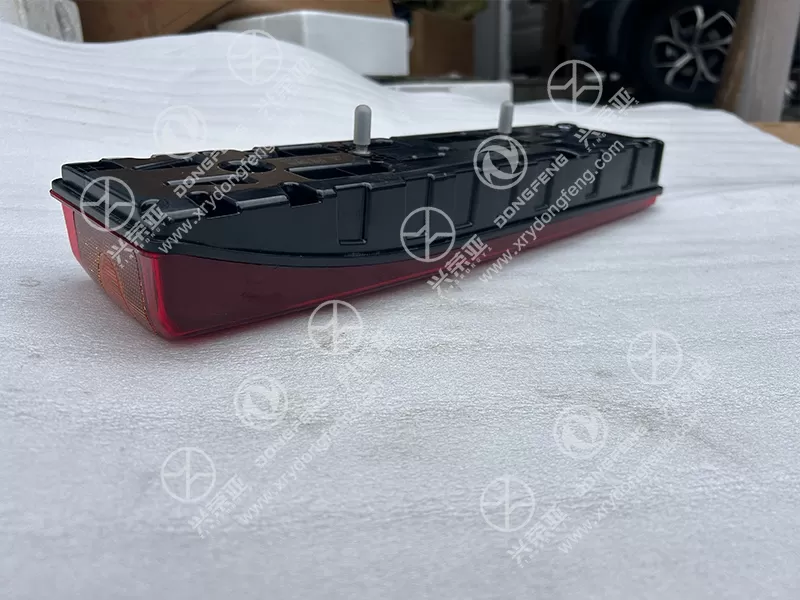 Multi-angle-View-Display Right Rear Combination Lamp OE 37360020-XT3300 Dongfeng VASOL