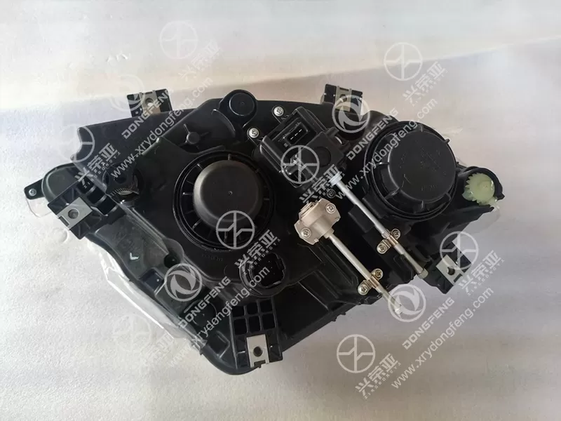 Connector Close-up Right Front Combination Lamp Assembly OE 3772020-C3300 Dongfeng KL