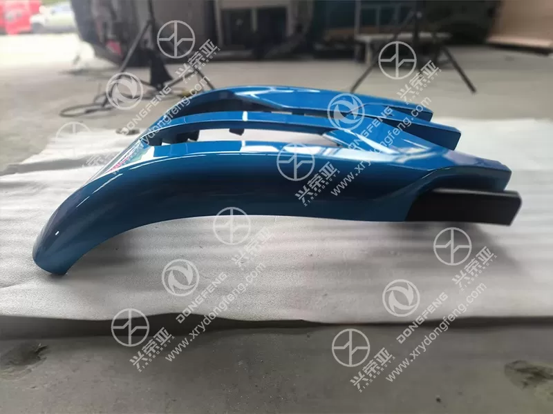 Workshop Display Right Bumper Assembly OE 8406943-C6200#F7 for Dongfeng GX/KX