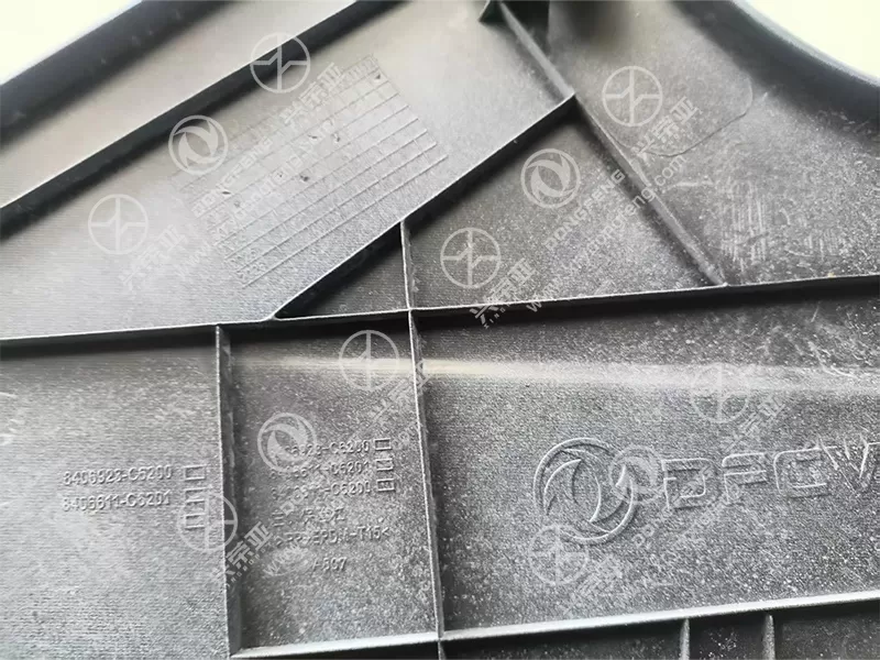 OE Label Left Bumper Assembly with Radar Bracket OE 8406923-C6200#F7 for Dongfeng GX/KX