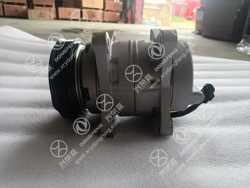 Rear View A/C Compressor Assembly OE 8104010-C3100 for Dongfeng KL Trucks