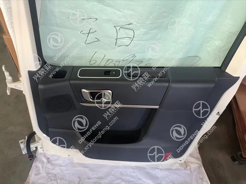 Interior Trim and Hardware Detail Right Door Assembly OE 6100920-C74GY02#8A for Dongfeng KH Trucks