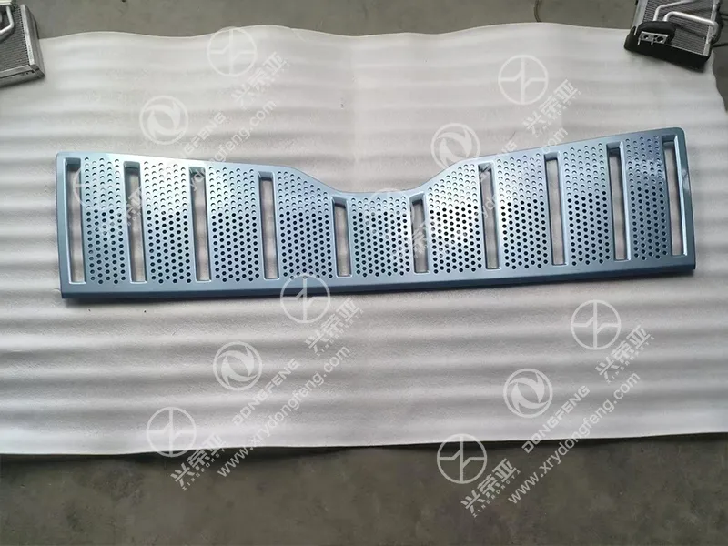 Vertical Side View Front Grille Decorative Cover Assembly OE 5301545-C7300#Y4 for Dongfeng KH Trucks