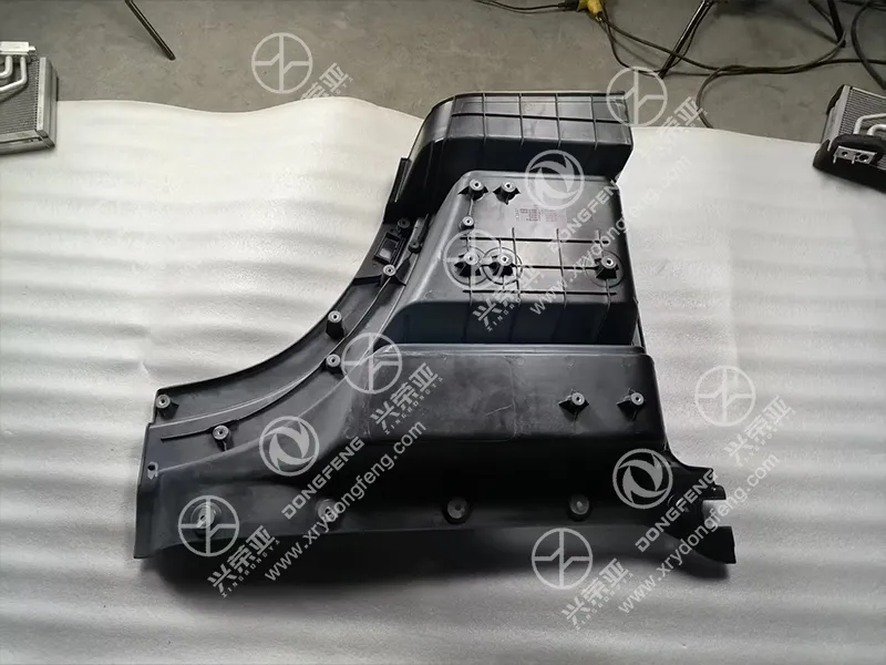Inner Grid Reinforced Rib Structure Detail Right Upper Step Pedal Guard OE 8405226-C7300#Y4