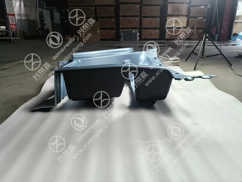 Material-Detail-Right Upper Step Pedal Guard OE 8405226-C7300#Y4
