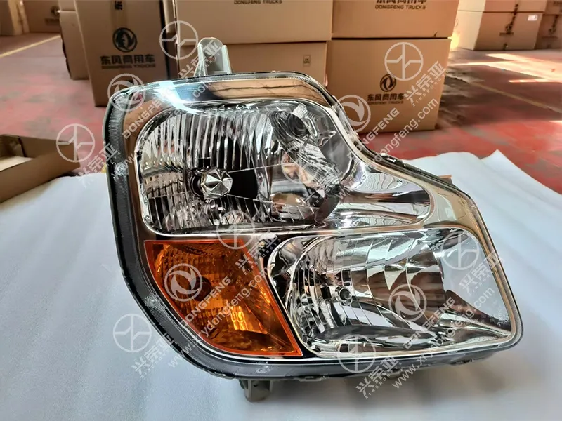 Integrated Amber Turn Signal Lens & Reflector Detail Right Headlamp Assembly OE 3772020-C0102