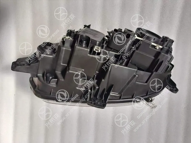 OEM Standard Wiring Plug & Multi-Point Fixed Mounting Lug Detail Right Combination Headlamp OE 3772020-C5103