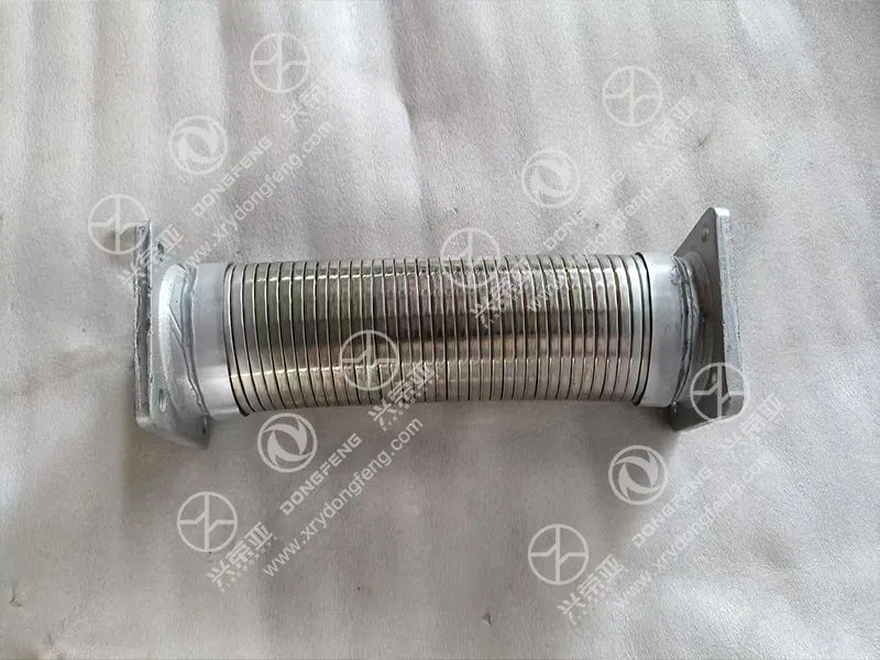 Close-up of multi-layer corrugated stainless steel flexible bellows vibration absorption structure exhaust hose OE 1202010-K20A0 Dongfeng KC