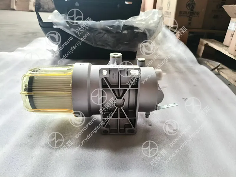 Full whole unit isolated front overview left mount fuel water separator assembly OE 1125010-TL791 for Dongfeng GX & KX heavy truck diesel fuel system