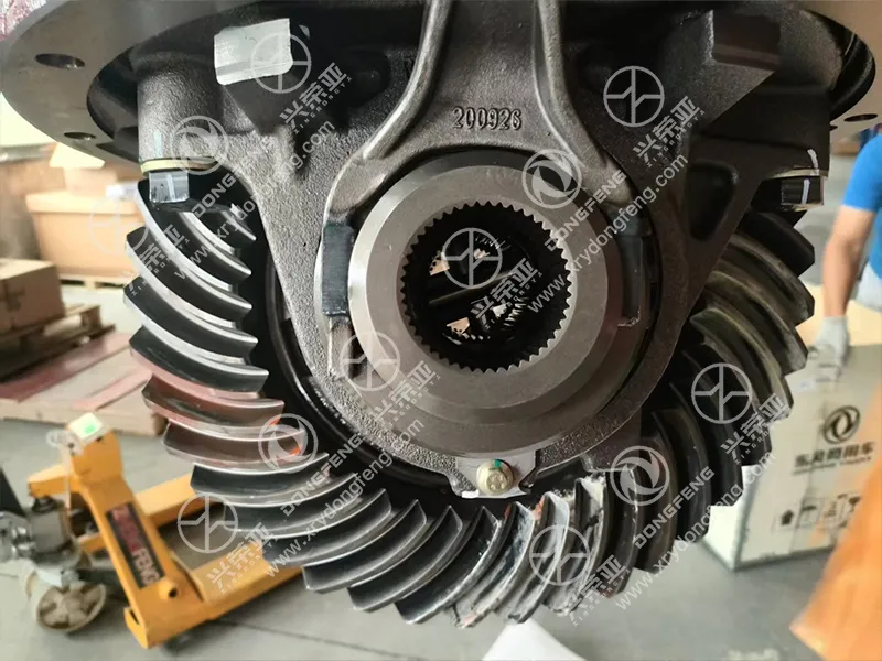 Precision machined hypoid spiral bevel gear tooth surface close-up rear axle main reducer assembly 2402010-KE02KB