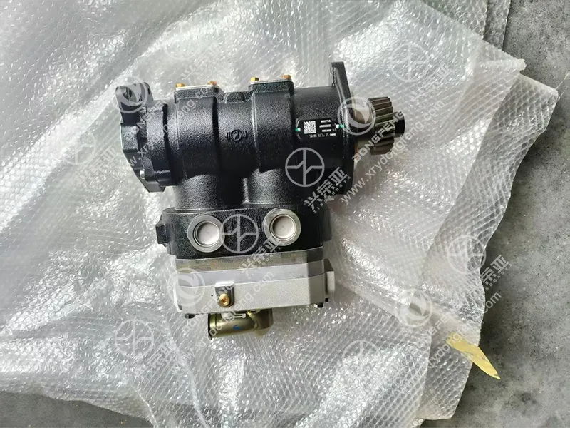 Full side overview twin cylinder air brake compressor OE C5547554 for DCEC Cummins diesel engine