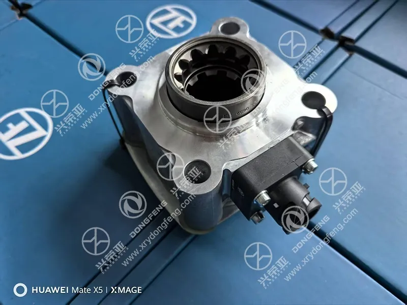 Top‑side view ZF PTO Power Take‑Off 6090012030 for Dongfeng GX KX truck 中文翻译：ZF 取力器 6090012030