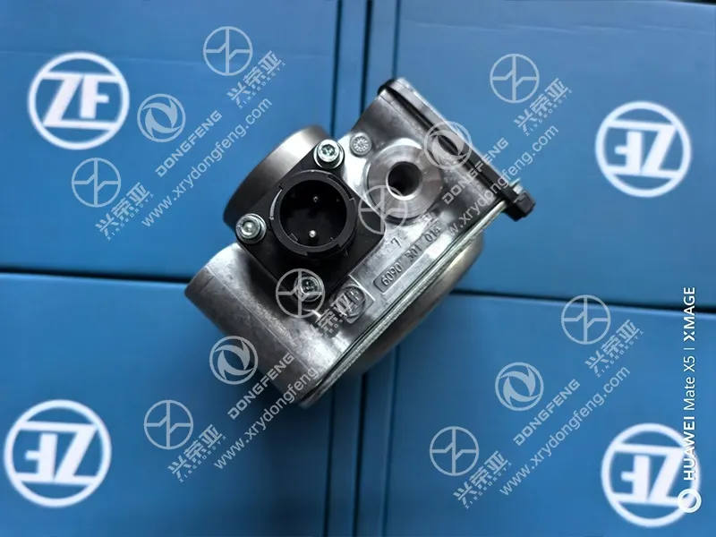  Gear spline side ZF PTO Power Take‑Off 6090012030 for Dongfeng GX KX truck 中文翻译：ZF 取力器 6090012030 