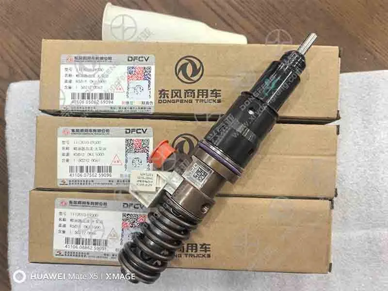 Multiple genuine fuel injector assembly 1112010‑E9300 with DFCV carton boxes for Dongfeng LoongGine DDi11 Engine 