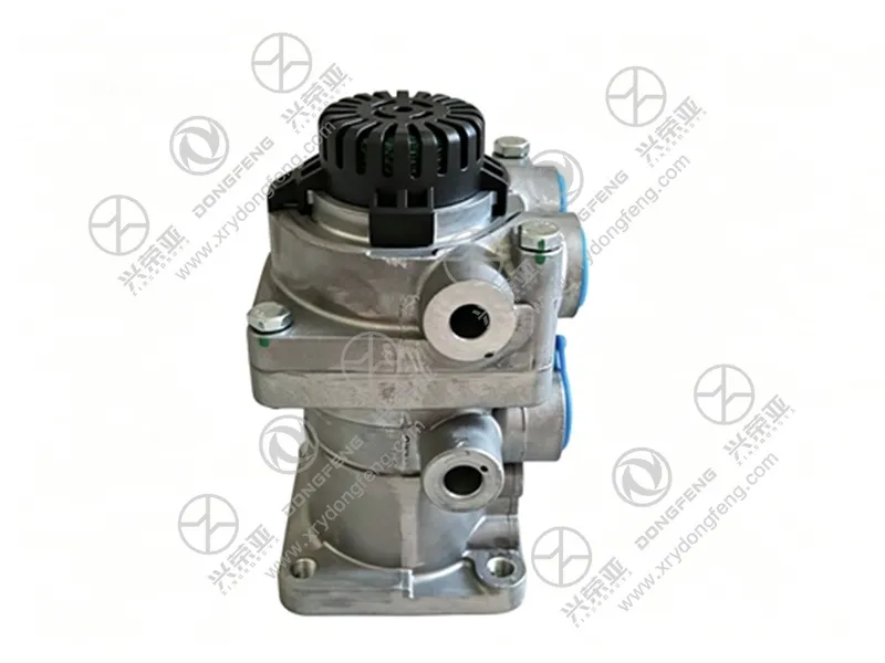 Right side angle view of heavy‑duty truck brake valve spare part 3514010‑92100 for Dongfeng KC