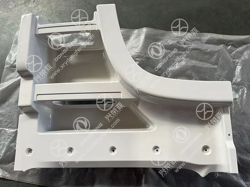 Mounting hole detail of Upper Right Step Guard Assembly OE 8405224-C6100#8A Dongfeng GX 